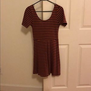 Low-back short sleeved Striped Dress
